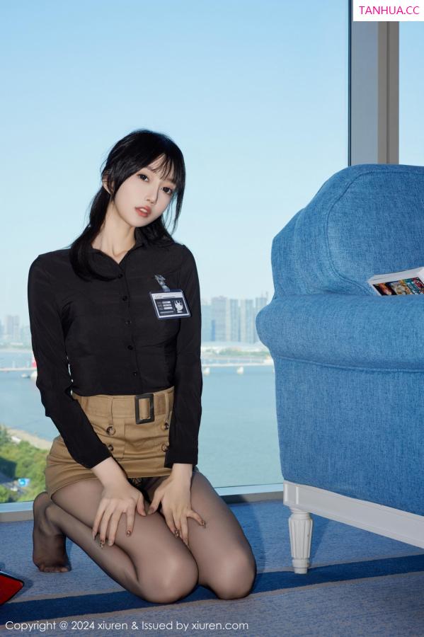 玥儿玥  [XiuRen]高清写真图 2024.10.18 No.9309 玥儿玥er 短裙黑丝第16张图片